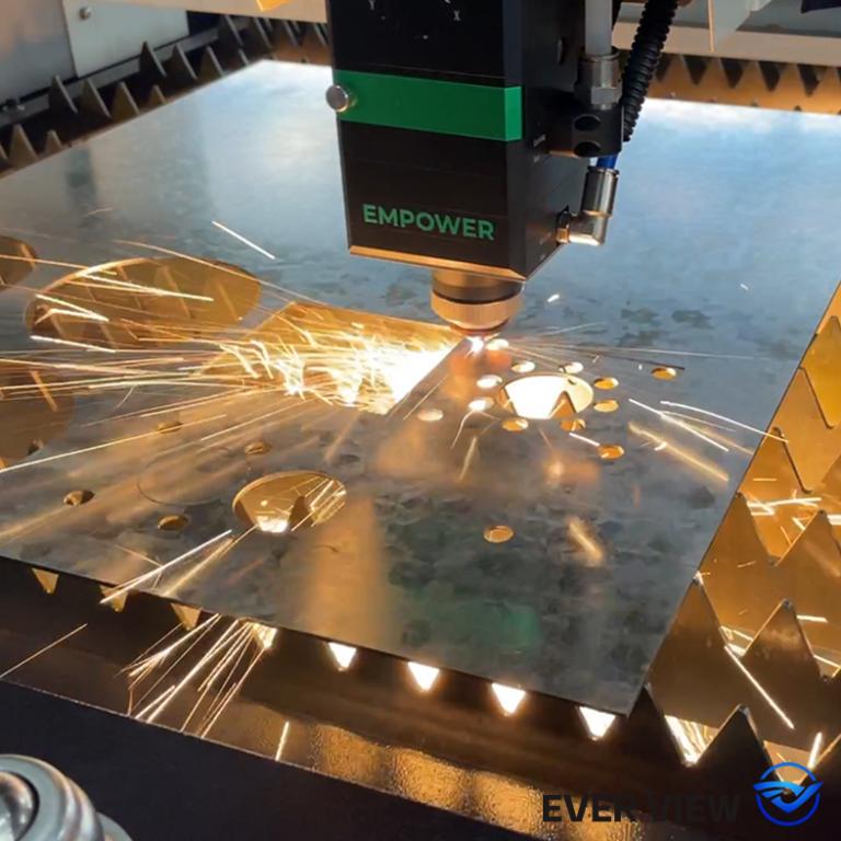 Jak laserové řezací stroje dosahují vysoce přesného zpracování: EVER VIEW Machinery rozebírá klíčové procesní body.