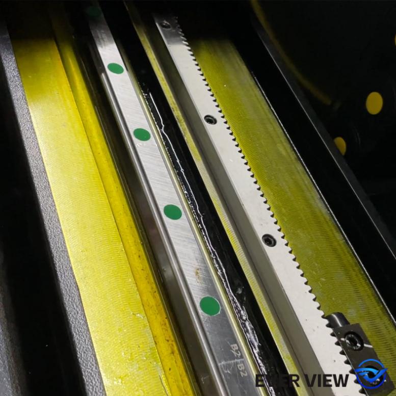 Jaké jsou klíčové body pro každodenní údržbu laserových řezacích strojů? EVER VIEW Machinery vás naučí, jak prodloužit životnost vašeho zařízení.